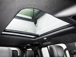 Land Rover Defender 110 D300 X-Dynamic HSE - Image 14