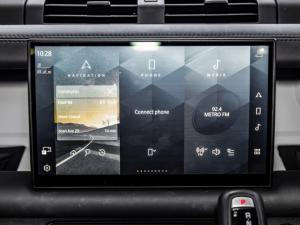 Land Rover Defender 110 D300 X-Dynamic HSE - Image 18