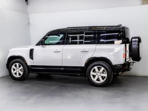 Land Rover Defender 110 D300 X-Dynamic HSE - Image 8