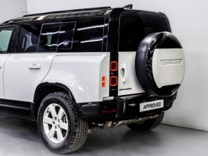 Land Rover Defender 110 D300 X-Dynamic HSE - Image 9