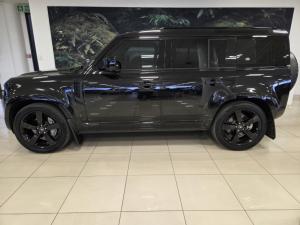 Land Rover Defender 110 D300 X-Dynamic HSE - Image 2