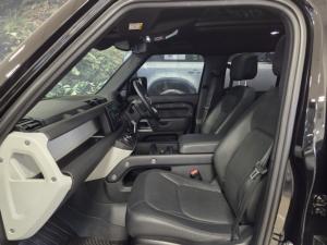 Land Rover Defender 110 D300 X-Dynamic HSE - Image 6