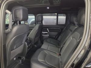 Land Rover Defender 110 D300 X-Dynamic HSE - Image 7