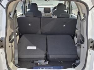 Renault Triber 1.0 Evolution - Image 12