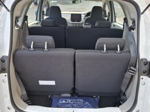 Renault Triber 1.0 Evolution - Image 13