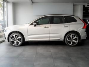 Volvo XC60 B6 AWD Ultimate Dark - Image 3
