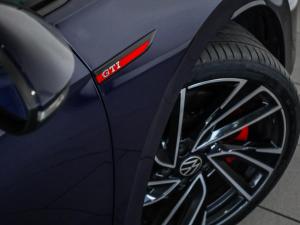 Volkswagen Golf GTI - Image 11
