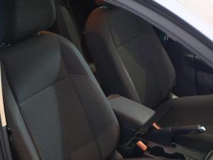 Volkswagen Polo hatch 1.0TSI Comfortline auto - Image 10