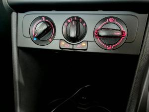 Volkswagen Polo Vivo hatch 1.4 - Image 22