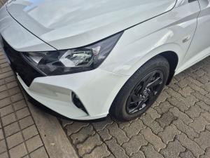 Hyundai i20 1.2 Motion - Image 10