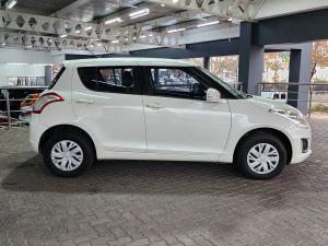 Suzuki Swift hatch 1.2 GL - Image 9