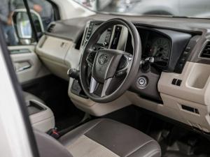 Toyota Quantum 2.8 LWB bus 11-seater GL - Image 11