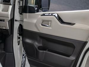 Toyota Quantum 2.8 LWB bus 11-seater GL - Image 25