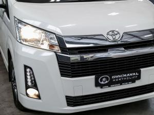 Toyota Quantum 2.8 LWB bus 11-seater GL - Image 4