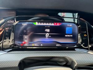 Volkswagen Golf R - Image 12