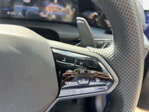 Volkswagen Golf R - Image 17