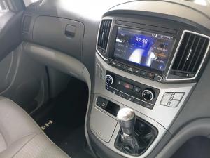 Hyundai H-1 2.4 bus GLS - Image 13