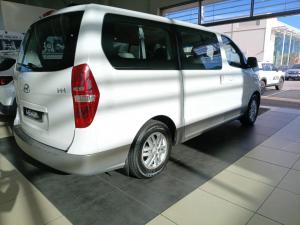 Hyundai H-1 2.4 bus GLS - Image 2