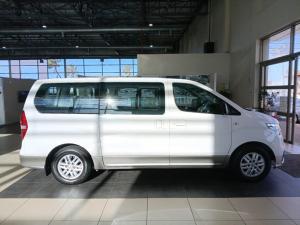 Hyundai H-1 2.4 bus GLS - Image 4