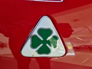 Alfa Romeo Giulia Quadrifoglio - Image 12