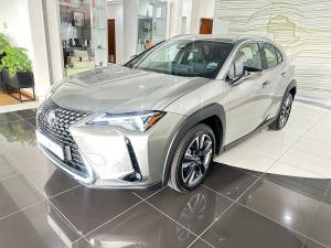 Lexus UX 300h EX - Image 3