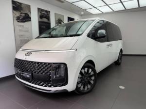 Hyundai Staria 2.2D Luxury - Image 1