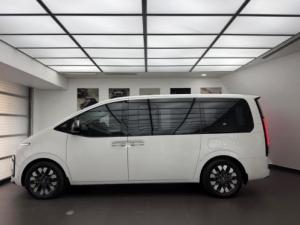 Hyundai Staria 2.2D Luxury - Image 4