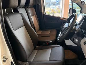 Toyota Quantum 2.8 SLWB panel van - Image 13