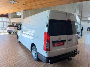 Toyota Quantum 2.8 SLWB panel van - Image 7