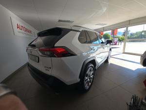 Toyota RAV4 2.0 VX - Image 2
