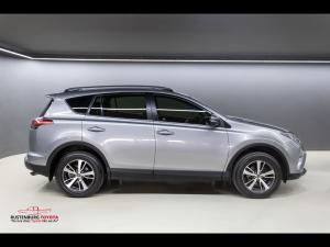 Toyota RAV4 2.0 GX auto - Image 3