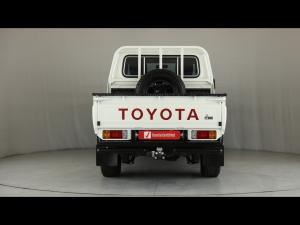 Toyota Land Cruiser 79 2.8GD-6 double cab auto - Image 5