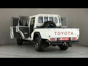 Toyota Land Cruiser 79 2.8GD-6 double cab auto - Image 25