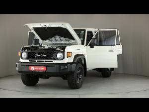 Toyota Land Cruiser 79 2.8GD-6 double cab auto - Image 28