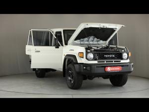 Toyota Land Cruiser 79 2.8GD-6 double cab auto - Image 29