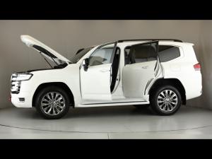 Toyota Land Cruiser 300 3.3D ZX - Image 27