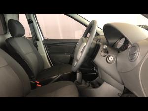 Nissan NP200 1.6i safety pack (aircon) - Image 10