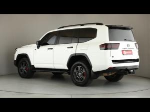 Toyota Land Cruiser 300 3.5T GR-Sport - Image 21