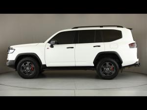Toyota Land Cruiser 300 3.5T GR-Sport - Image 22