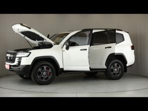 Toyota Land Cruiser 300 3.5T GR-Sport - Image 27