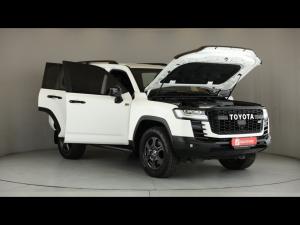 Toyota Land Cruiser 300 3.5T GR-Sport - Image 29