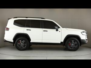 Toyota Land Cruiser 300 3.5T GR-Sport - Image 3
