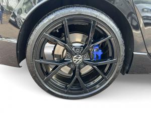 Volkswagen Golf R - Image 16