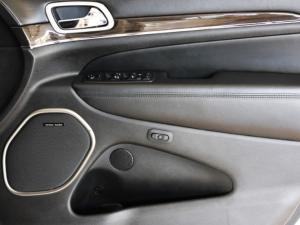 Jeep Grand Cherokee 3.0CRD Overland - Image 33
