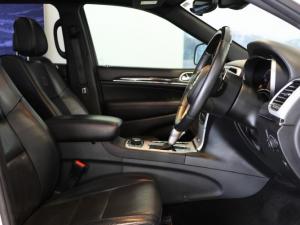 Jeep Grand Cherokee 3.0CRD Overland - Image 9