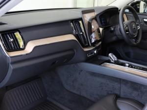 Volvo XC60 B5 AWD Plus Dark - Image 10