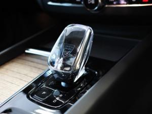 Volvo XC60 B5 AWD Plus Dark - Image 19