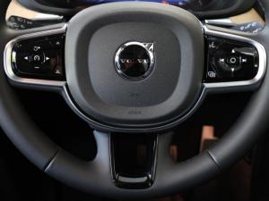 Volvo XC60 B5 AWD Plus Dark - Image 21