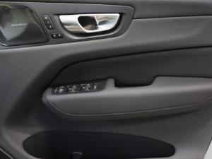 Volvo XC60 B5 AWD Plus Dark - Image 23