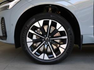 Volvo XC60 B5 AWD Plus Dark - Image 26